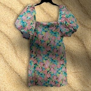 Gianni Bini puffed sleeved dress